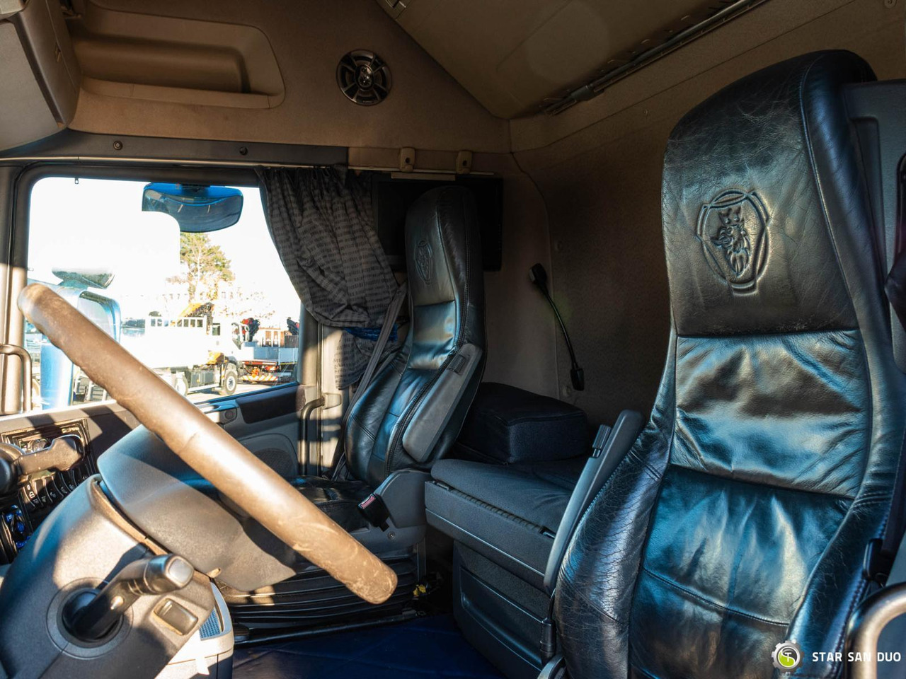 Camion cu macara : Foto 16