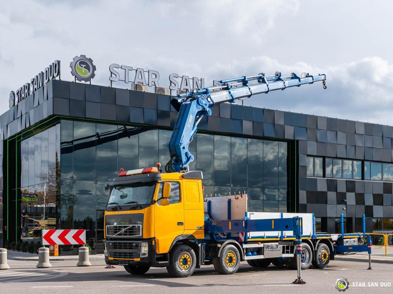 - Camion cu macara: Foto 4 - Camion cu macara: Foto 4
