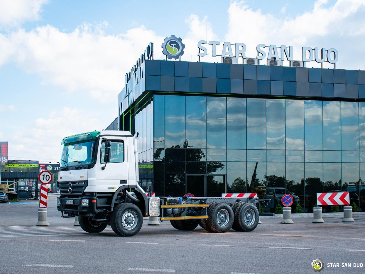 - Camion şasiu: Foto 5 - Camion şasiu: Foto 5