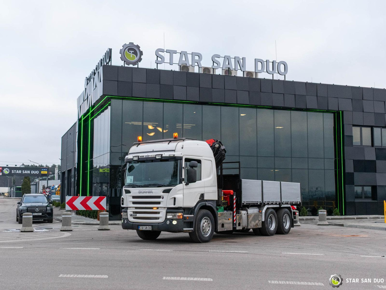 - Camion cu macara: Foto 3 - Camion cu macara: Foto 3