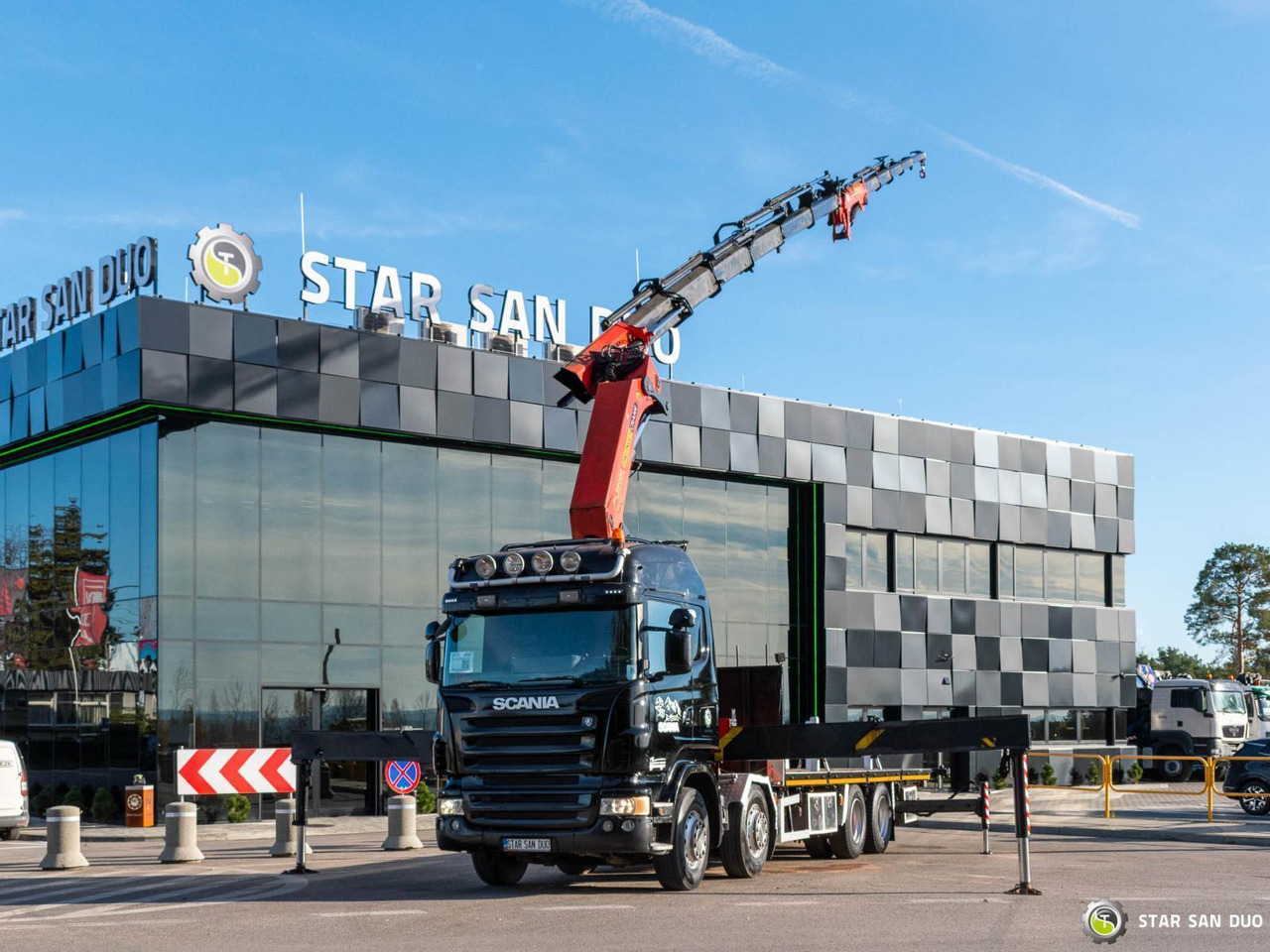 - Camion cu macara: Foto 1 - Camion cu macara: Foto 1