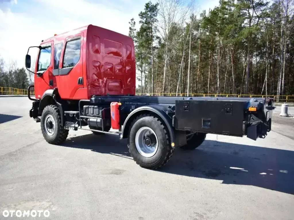 Renault MIDLUM 4x4 DOKA Brigade Double Cabin Camper - Camion şasiu: Foto 4 Renault MIDLUM 4x4 DOKA Brigade Double Cabin Camper - Camion şasiu: Foto 4