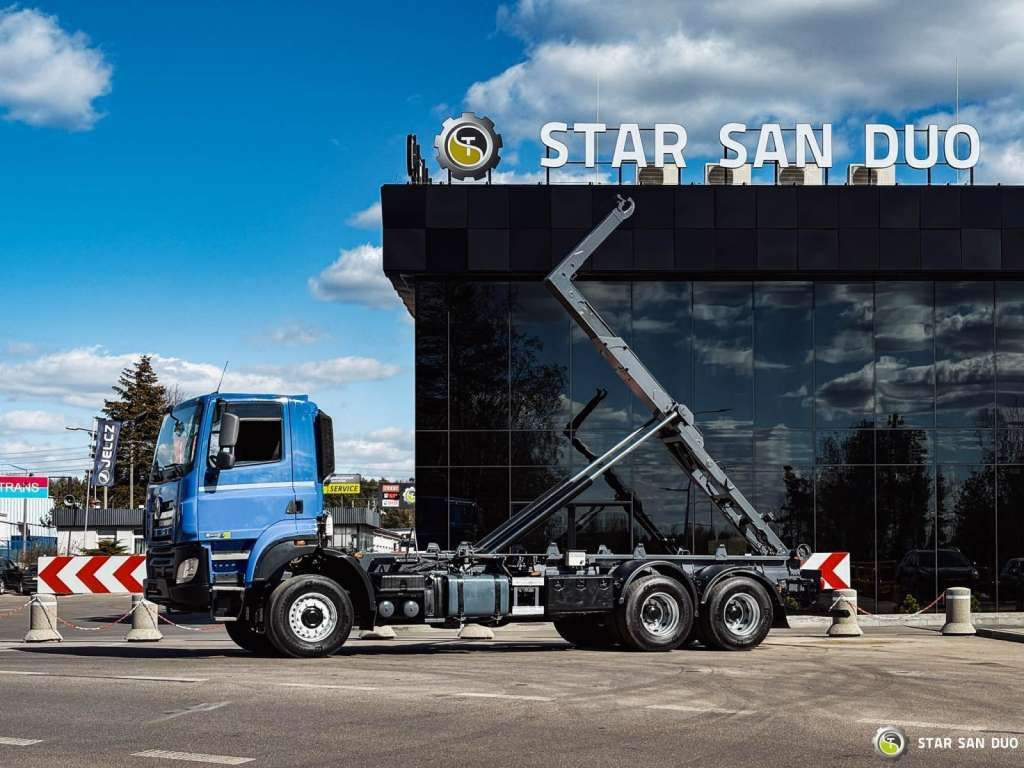 Tatra T158 PHOENIX 6x6 Euro 6 - Camion şasiu: Foto 2 Tatra T158 PHOENIX 6x6 Euro 6 - Camion şasiu: Foto 2