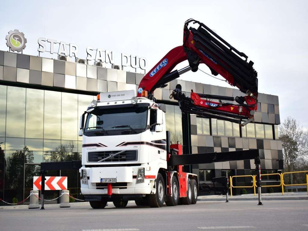 Volvo FH 520 8x2 EFFER 850 Fly Jib Winch 5th - Camion cu macara, Cap tractor: Foto 2 Volvo FH 520 8x2 EFFER 850 Fly Jib Winch 5th - Camion cu macara, Cap tractor: Foto 2