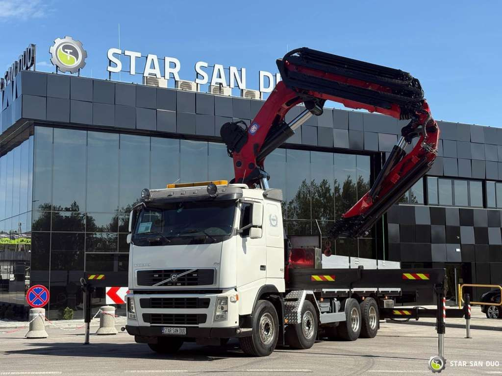 Volvo FH 520 8x4 HMF THOR K6 Fly Jib Euro 4 Winch - Camion cu macara: Foto 4 Volvo FH 520 8x4 HMF THOR K6 Fly Jib Euro 4 Winch - Camion cu macara: Foto 4