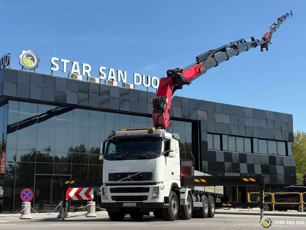 Volvo FH 520 8x4 HMF THOR K6 Fly Jib Euro 4 Winch - Camion cu macara: Foto 1 Volvo FH 520 8x4 HMF THOR K6 Fly Jib Euro 4 Winch - Camion cu macara: Foto 1