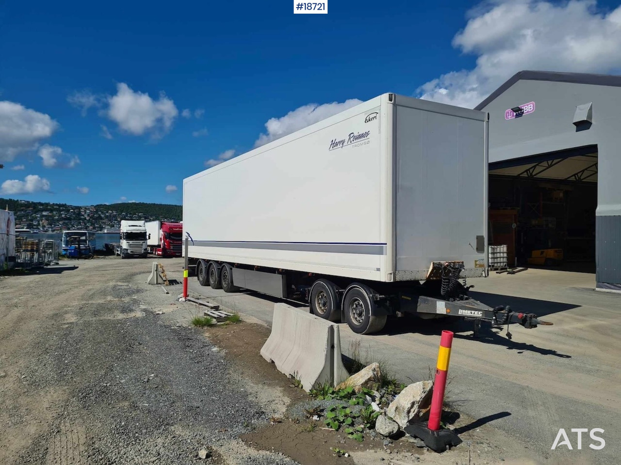 Ekeri 3-axle cabinet semitrailer w/ full side opening. - Remorcă furgon: Foto 1 Ekeri 3-axle cabinet semitrailer w/ full side opening. - Remorcă furgon: Foto 1