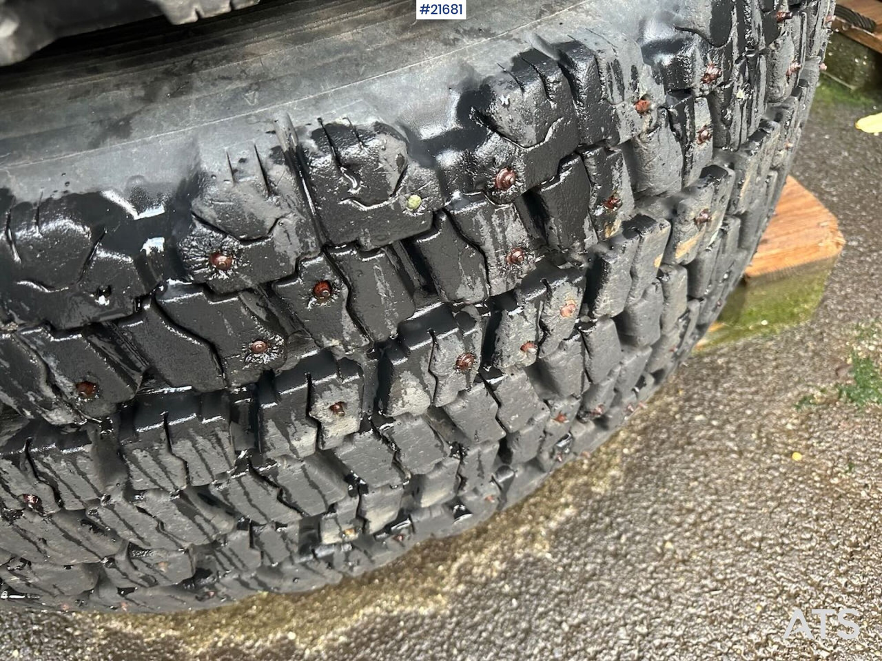 Hilo Dekkene har stått på en Volvo L60E - Anvelope și jante pentru Utilaje constructii: Foto 3 Hilo Dekkene har stått på en Volvo L60E - Anvelope și jante pentru Utilaje constructii: Foto 3