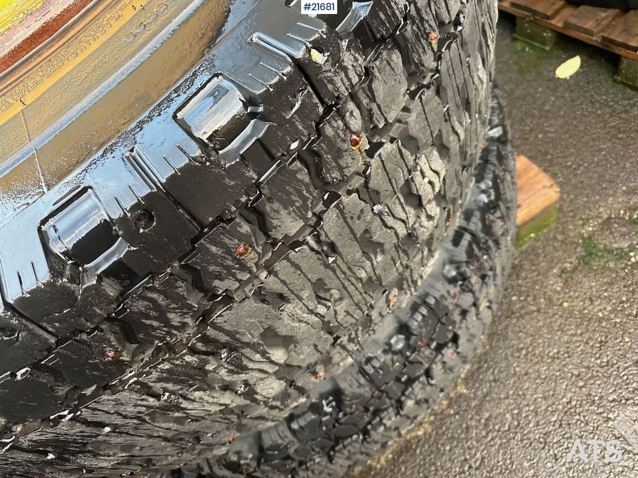 Hilo Dekkene har stått på en Volvo L60E - Anvelope și jante pentru Utilaje constructii: Foto 2 Hilo Dekkene har stått på en Volvo L60E - Anvelope și jante pentru Utilaje constructii: Foto 2