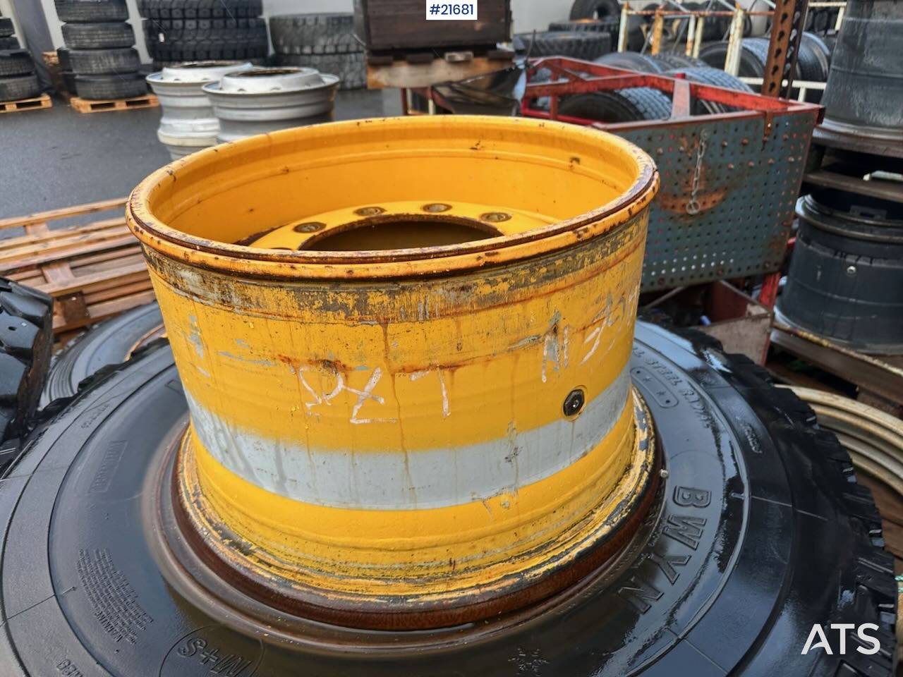 Hilo Dekkene har stått på en Volvo L60E - Anvelope și jante pentru Utilaje constructii: Foto 5 Hilo Dekkene har stått på en Volvo L60E - Anvelope și jante pentru Utilaje constructii: Foto 5