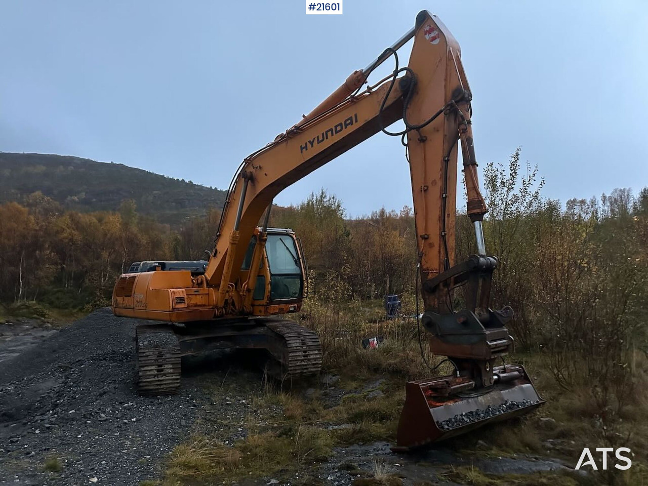 Hyundai 210LC- 3H gravemaskin m/ 5 skuffer. Byttet belter for 100 timer siden - Excavator pe şenile: Foto 1 Hyundai 210LC- 3H gravemaskin m/ 5 skuffer. Byttet belter for 100 timer siden - Excavator pe şenile: Foto 1