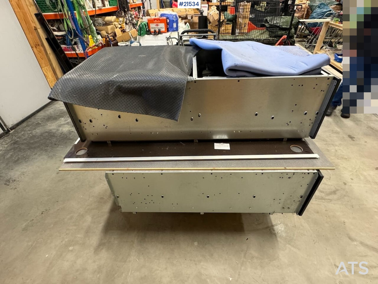 Innredning til Mercedes Vito - Cabină și interior pentru Autoutilitară: Foto 1 Innredning til Mercedes Vito - Cabină și interior pentru Autoutilitară: Foto 1