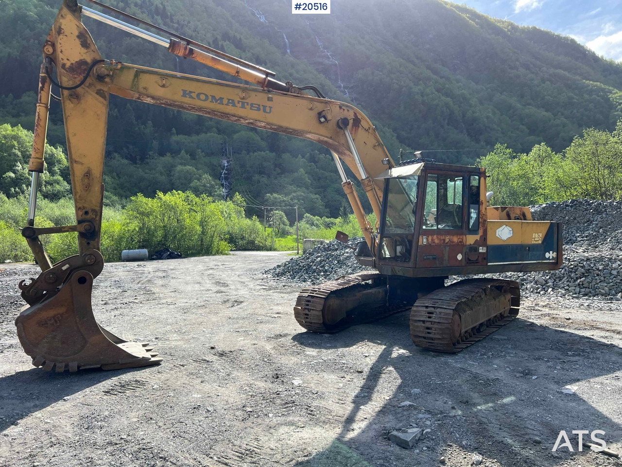 Komatsu PC200-3 - Excavator: Foto 1 Komatsu PC200-3 - Excavator: Foto 1