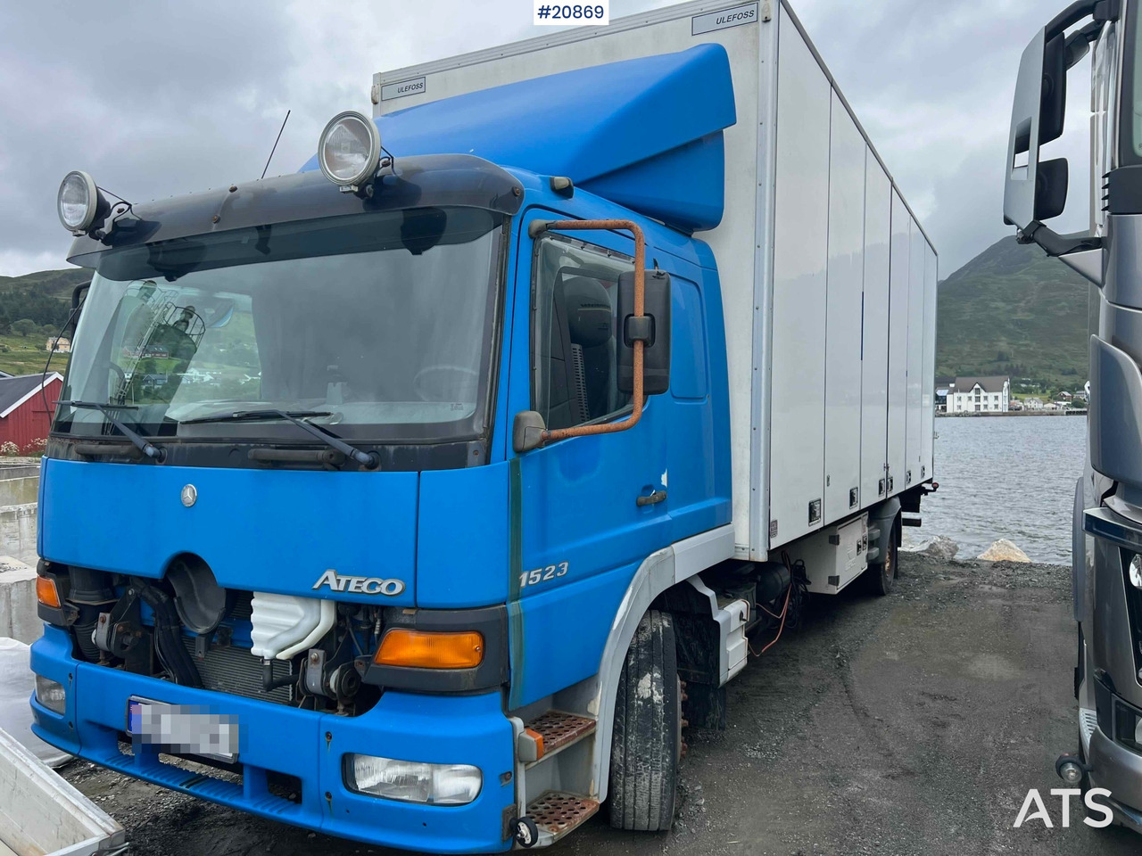 Mercedes 1523 4x2 skapbil m/ full sideåpning og lift Rep.objekt - Camion furgon: Foto 1 Mercedes 1523 4x2 skapbil m/ full sideåpning og lift Rep.objekt - Camion furgon: Foto 1
