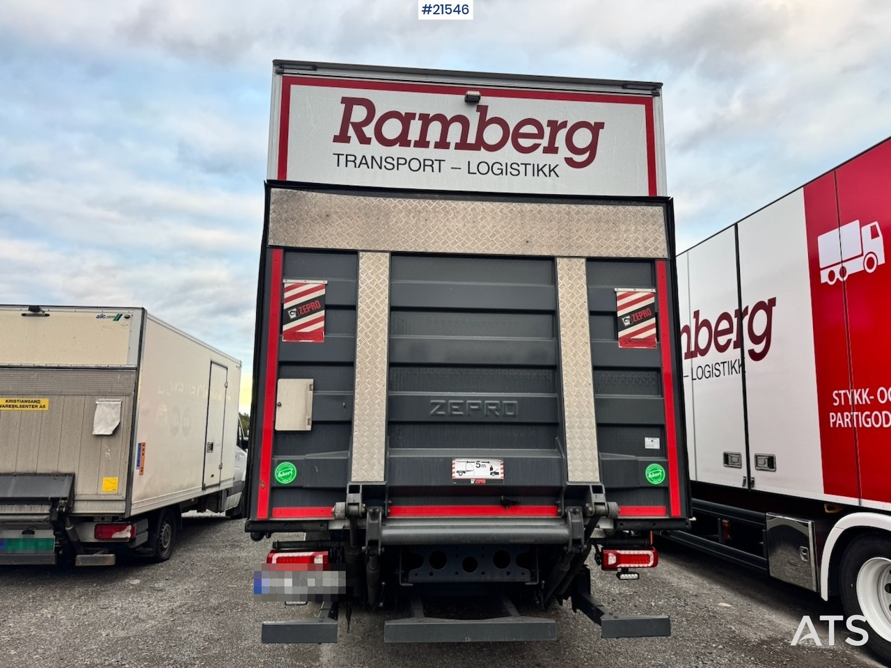 Mercedes Actros 1833 - Camion furgon: Foto 5 Mercedes Actros 1833 - Camion furgon: Foto 5