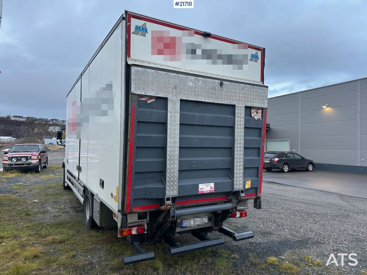 Mercedes Actros 1835 skapbil m/ Full sideåpning, aggregat, lift og 2 sett dekk - Camion furgon: Foto 3 Mercedes Actros 1835 skapbil m/ Full sideåpning, aggregat, lift og 2 sett dekk - Camion furgon: Foto 3