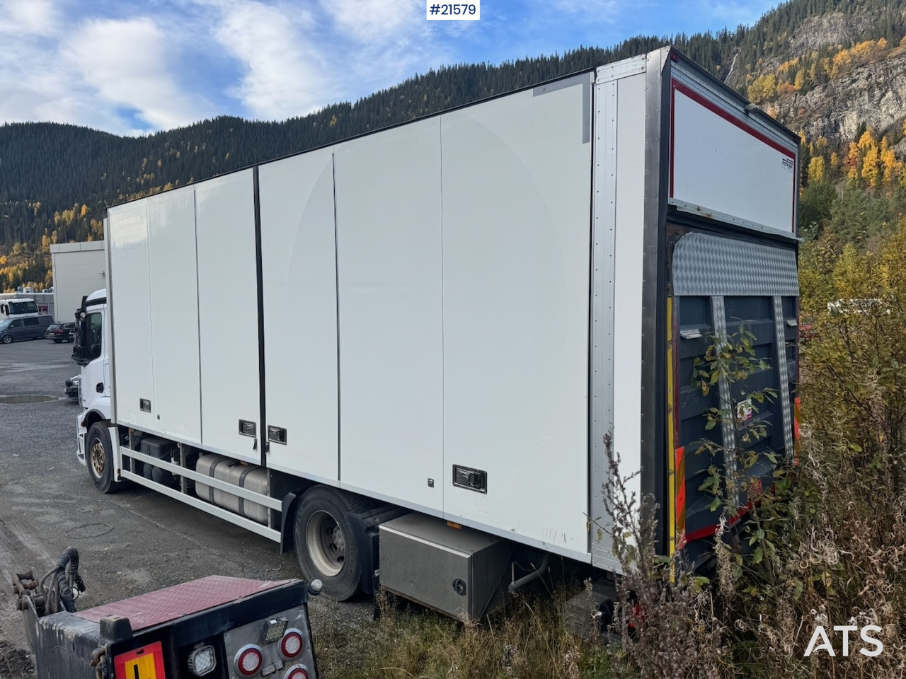 Mercedes-Benz Antos 1832 m/ Full sideåpning og Kjøl/frys. - Camion furgon: Foto 3 Mercedes-Benz Antos 1832 m/ Full sideåpning og Kjøl/frys. - Camion furgon: Foto 3
