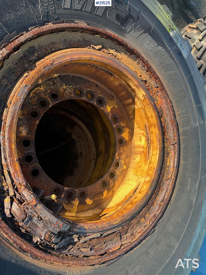 Michelin hjullaster dekk til Volvo L110 - Roată completă pentru Utilaje constructii: Foto 4 Michelin hjullaster dekk til Volvo L110 - Roată completă pentru Utilaje constructii: Foto 4