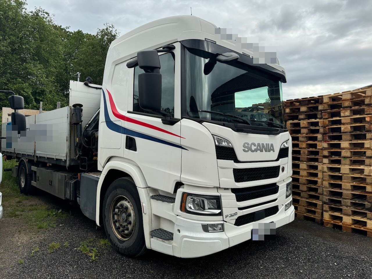 Scania P320 - Camion cu macara, Camion platformă: Foto 2 Scania P320 - Camion cu macara, Camion platformă: Foto 2