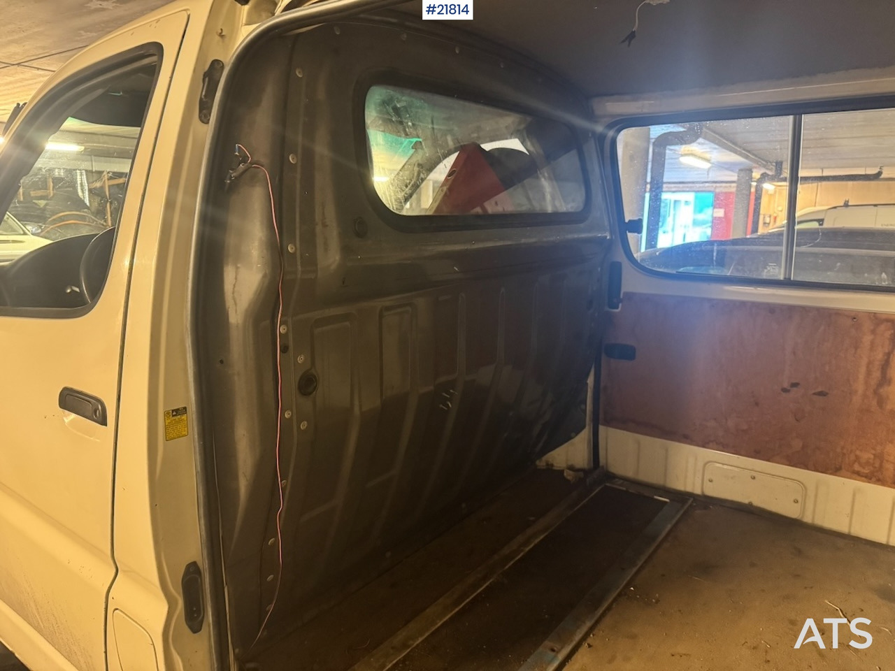 Dubă Toyota HIACE: Foto 14 Dubă Toyota HIACE: Foto 14