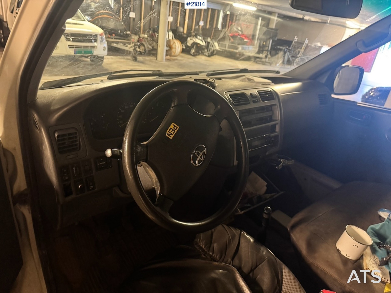 Dubă Toyota HIACE: Foto 18 Dubă Toyota HIACE: Foto 18