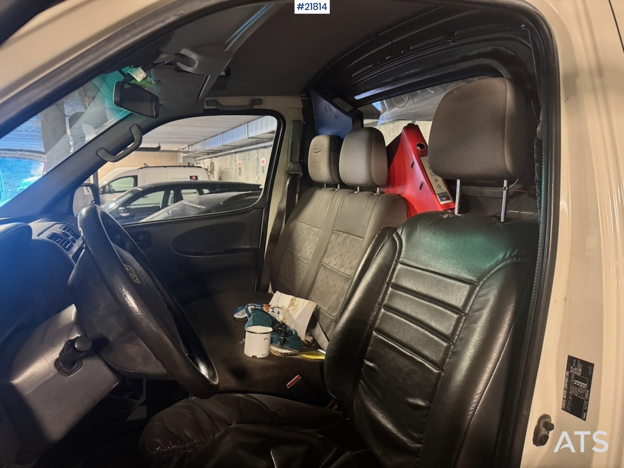 Dubă Toyota HIACE: Foto 17 Dubă Toyota HIACE: Foto 17