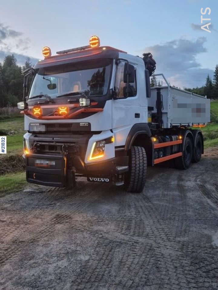 Volvo 2019 Volvo FMX 6x6 brøyterigget tippbil m/ 9,5 t/m kran, 2 sett dekk og lettkasse - Camion basculantă: Foto 1 Volvo 2019 Volvo FMX 6x6 brøyterigget tippbil m/ 9,5 t/m kran, 2 sett dekk og lettkasse - Camion basculantă: Foto 1