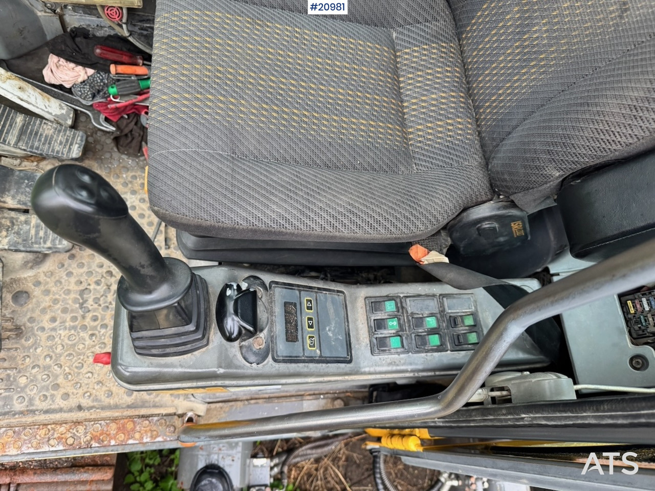 Excavator pe şenile Volvo EC140LC: Foto 35