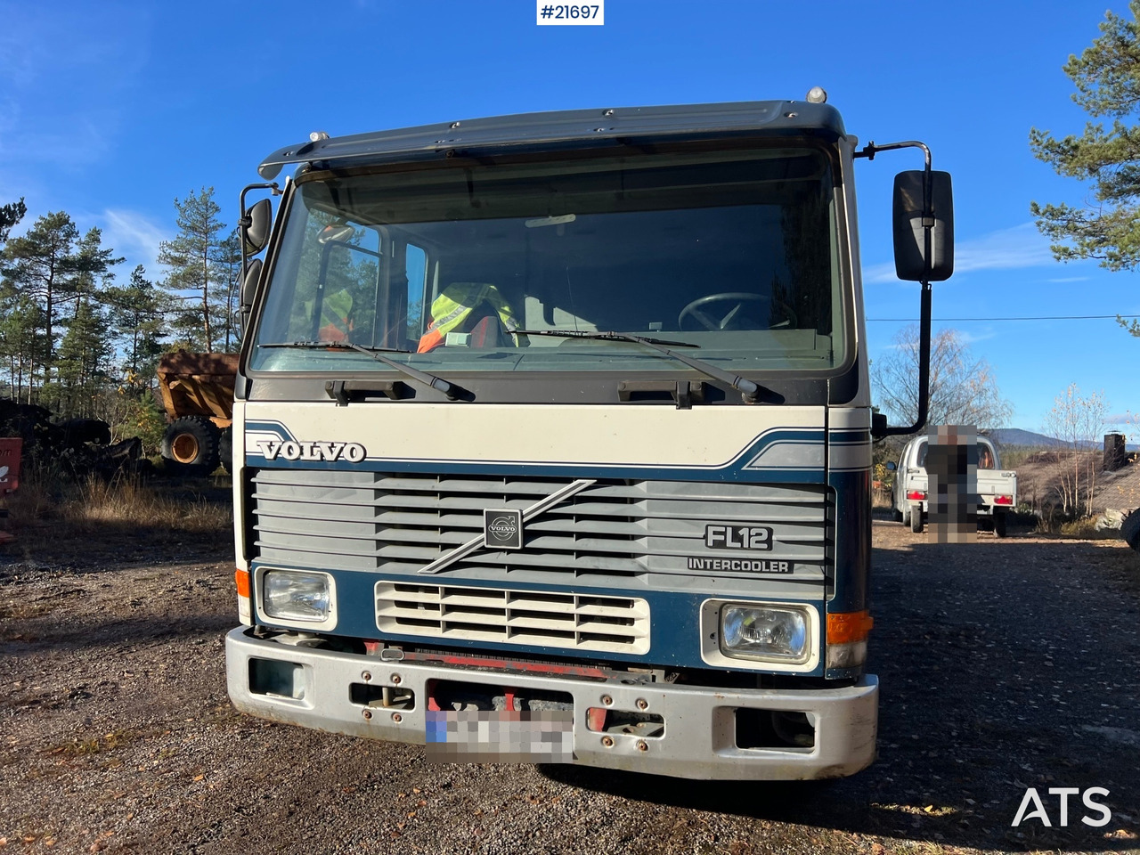 Volvo FH12 6x2 Tippbil - Camion basculantă: Foto 4 Volvo FH12 6x2 Tippbil - Camion basculantă: Foto 4