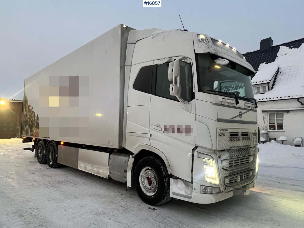 Volvo FH540 - Camion furgon: Foto 2 Volvo FH540 - Camion furgon: Foto 2