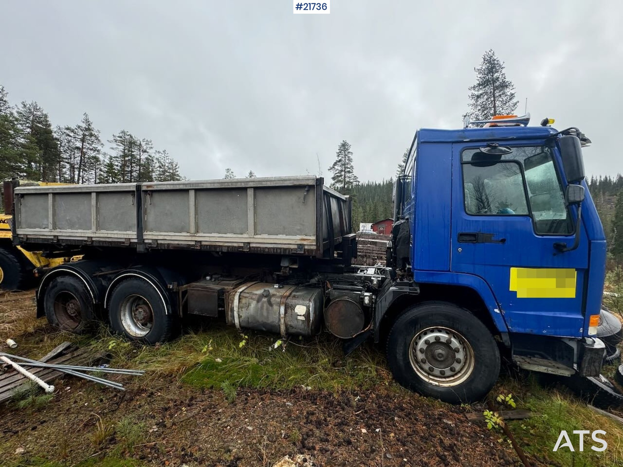 Volvo FL12 m/ 22 t/m Palfinger kran, tømmerflak, Dumperkasse og plan. - Camion cu macara: Foto 2 Volvo FL12 m/ 22 t/m Palfinger kran, tømmerflak, Dumperkasse og plan. - Camion cu macara: Foto 2