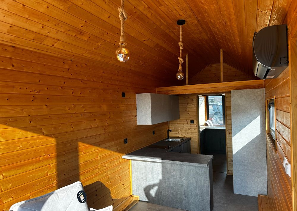 Boro Drewniany DOMEK MOBILNY na przyczepie 7,5m x 2,5m - Autorulotă: Foto 4 Boro Drewniany DOMEK MOBILNY na przyczepie 7,5m x 2,5m - Autorulotă: Foto 4