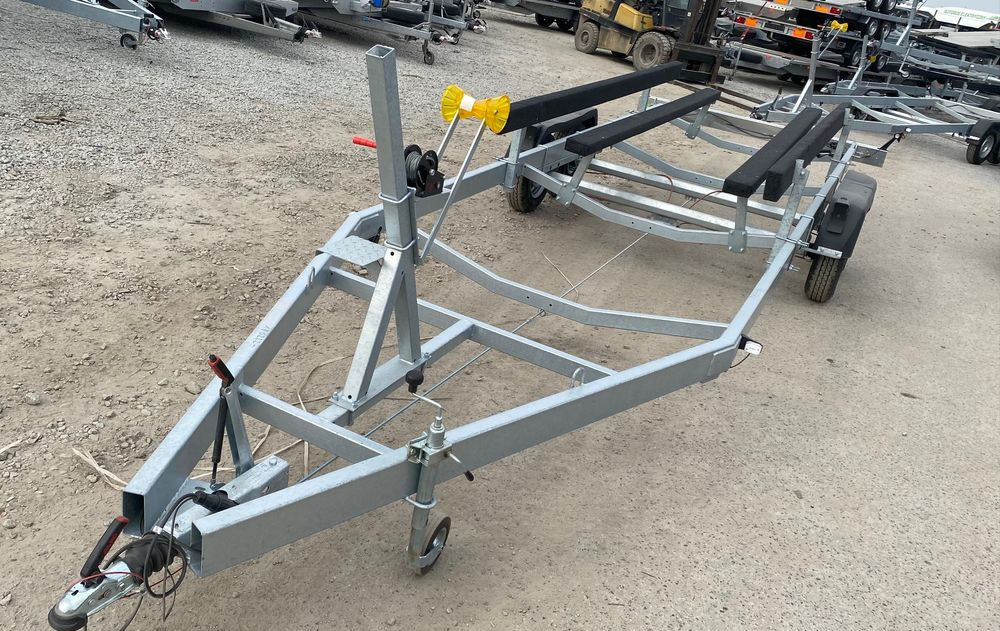 Boro PRZYCZEPA PODŁODZIOWA STYL AMERYKAŃSKI 7,30m - Peridoc: Foto 1 Boro PRZYCZEPA PODŁODZIOWA STYL AMERYKAŃSKI 7,30m - Peridoc: Foto 1