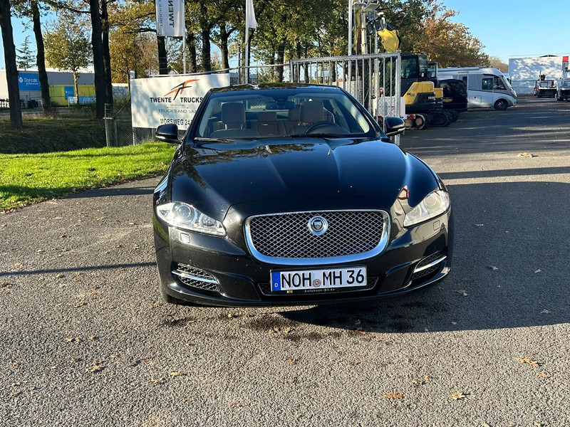 Jaguar XJ 3.0 V6D 275 PK /AUTOM / PANO DAK / VOL LEDER / MERIDAN / EXPORT PRICE - Berlină/ Sedan: Foto 4 Jaguar XJ 3.0 V6D 275 PK /AUTOM / PANO DAK / VOL LEDER / MERIDAN / EXPORT PRICE - Berlină/ Sedan: Foto 4