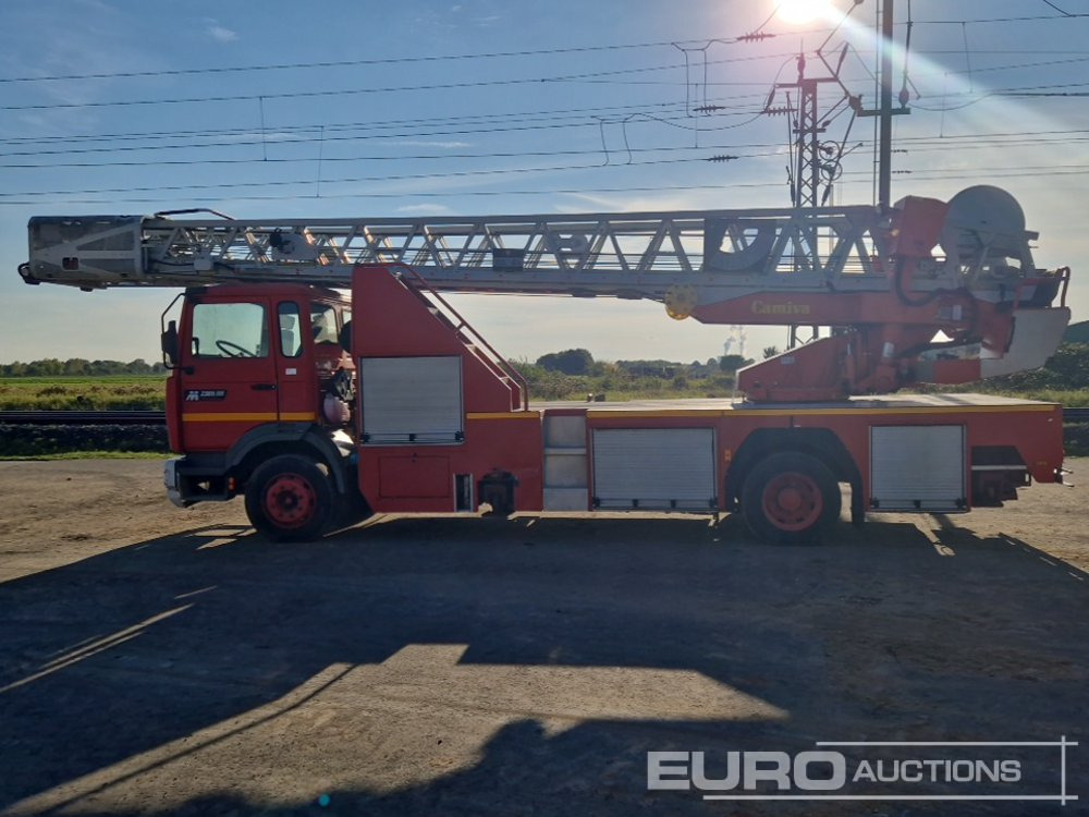 1999 Renault M230TI 4x2 Firebrigade Access Truck, Manual Gearbox (French Reg. Docs Available) - Camion cu nacela: Foto 2 1999 Renault M230TI 4x2 Firebrigade Access Truck, Manual Gearbox (French Reg. Docs Available) - Camion cu nacela: Foto 2