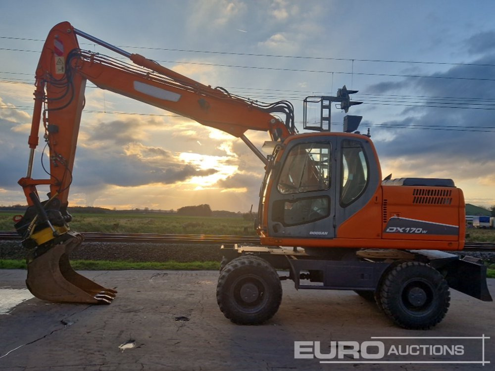 2010 Doosan DX170W - Excavator pe roţi: Foto 2 2010 Doosan DX170W - Excavator pe roţi: Foto 2