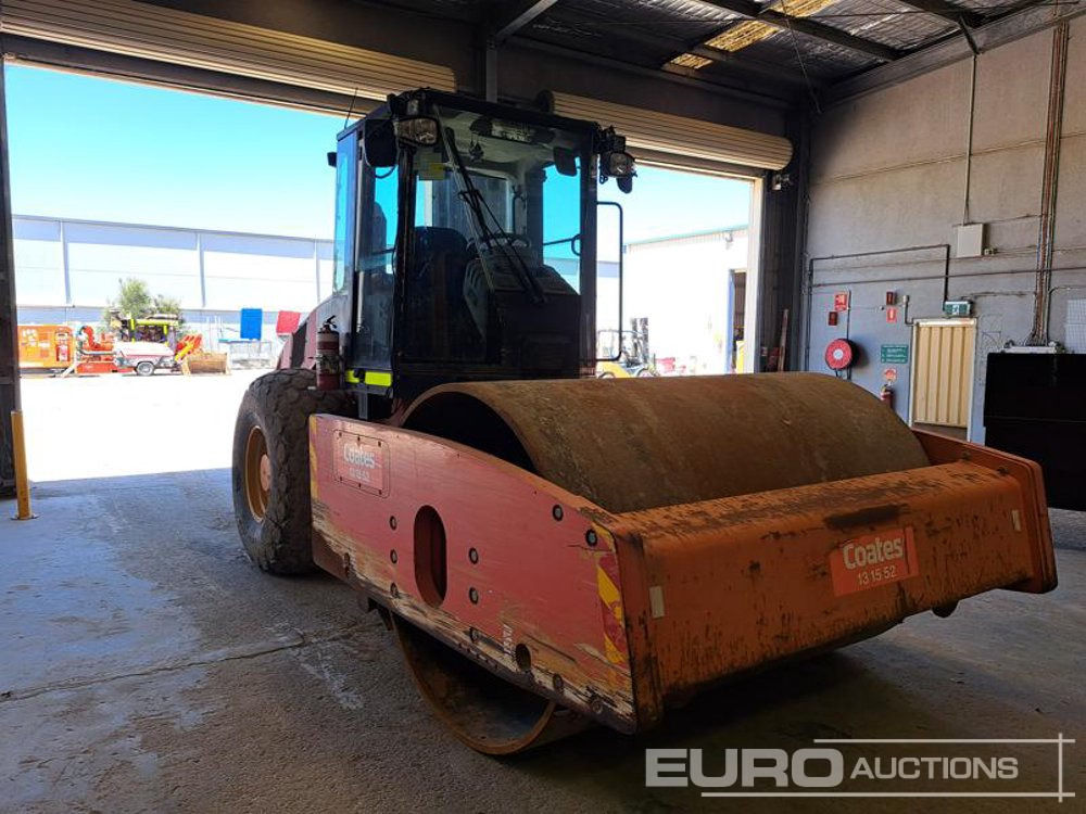 2011 CAT CS74 - Cilindru compactor: Foto 2 2011 CAT CS74 - Cilindru compactor: Foto 2