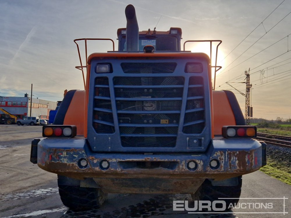 2013 Doosan DL420-3 - Încărcător frontal pe pneuri: Foto 4 2013 Doosan DL420-3 - Încărcător frontal pe pneuri: Foto 4