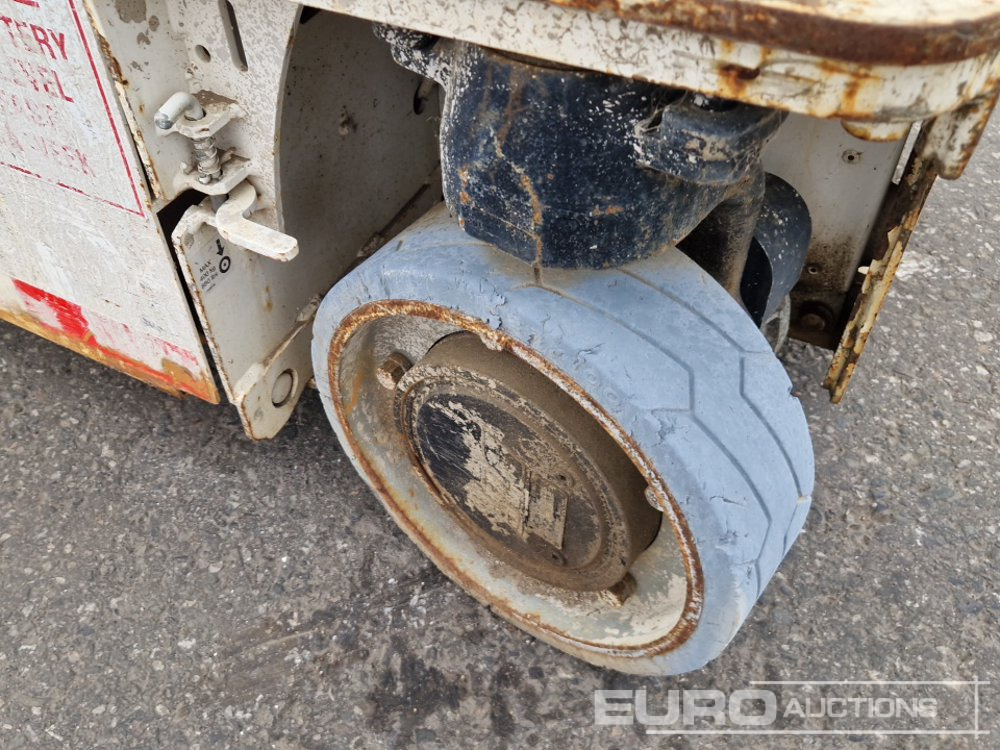 2013 JLG 1230ES - Platformă verticală: Foto 5 2013 JLG 1230ES - Platformă verticală: Foto 5