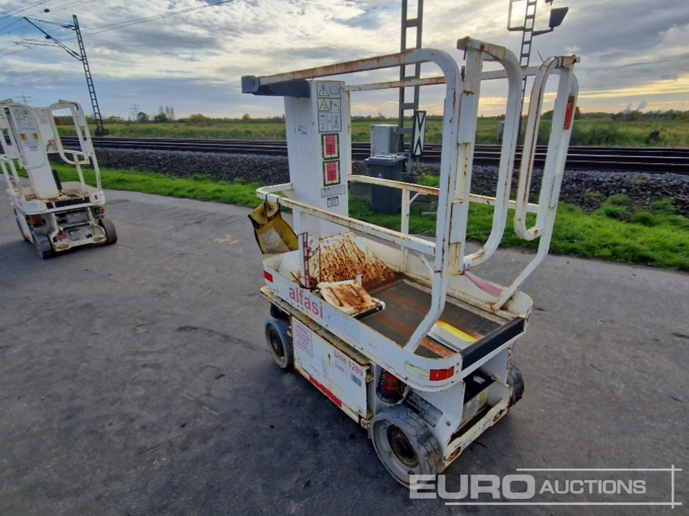 2013 JLG 1230ES - Platformă verticală: Foto 4 2013 JLG 1230ES - Platformă verticală: Foto 4