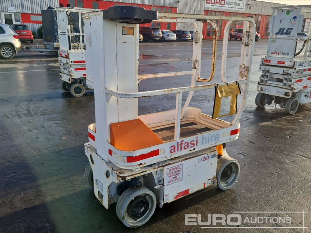 2013 JLG 1230ES - Platformă verticală: Foto 4 2013 JLG 1230ES - Platformă verticală: Foto 4