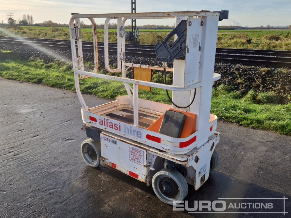 2013 JLG 1230ES - Platformă verticală: Foto 3 2013 JLG 1230ES - Platformă verticală: Foto 3