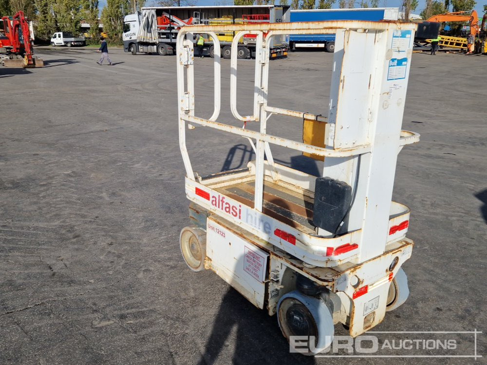 2013 JLG 1230ES - Platformă verticală: Foto 4 2013 JLG 1230ES - Platformă verticală: Foto 4