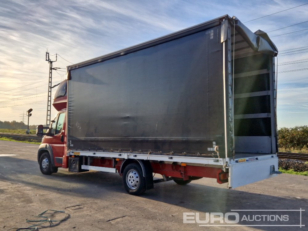 2017 Peugot Boxer, Electric Windows, A/C, Curtain Sider, JEGGER Boxes (New Engine (63000 km)) - Autoutilitară cu prelată: Foto 3 2017 Peugot Boxer, Electric Windows, A/C, Curtain Sider, JEGGER Boxes (New Engine (63000 km)) - Autoutilitară cu prelată: Foto 3