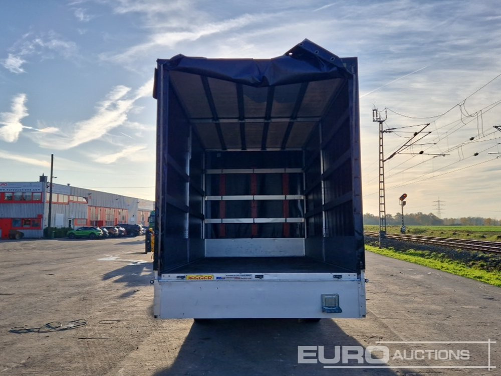 2017 Peugot Boxer, Electric Windows, A/C, Curtain Sider, JEGGER Boxes (New Engine (63000 km)) - Autoutilitară cu prelată: Foto 4 2017 Peugot Boxer, Electric Windows, A/C, Curtain Sider, JEGGER Boxes (New Engine (63000 km)) - Autoutilitară cu prelată: Foto 4