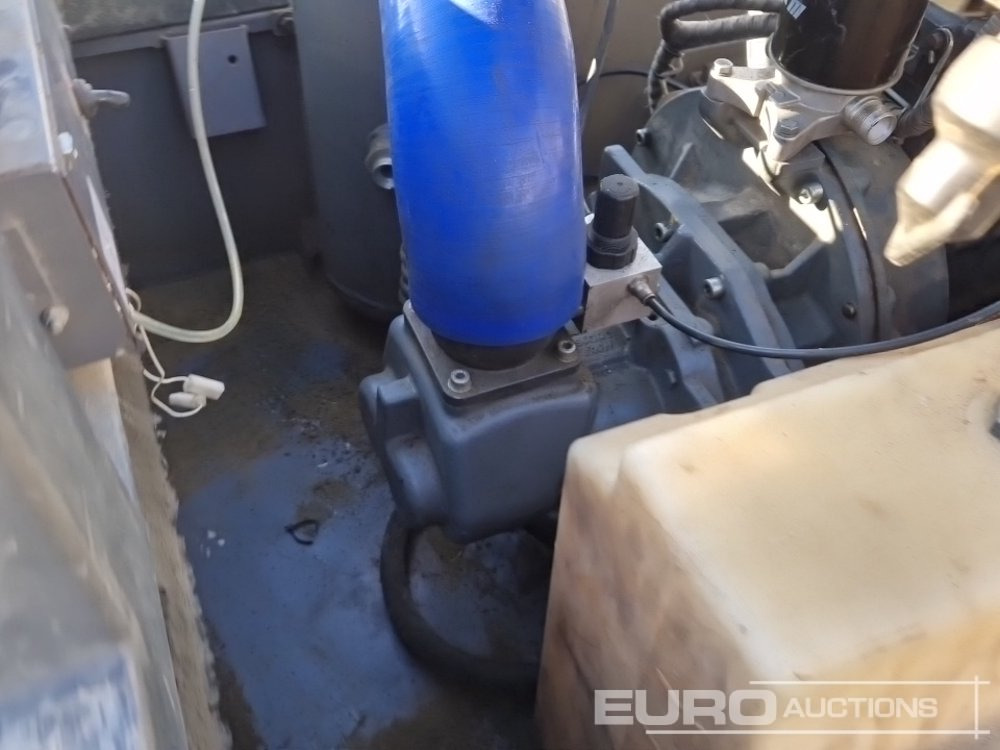 2019 Atlas Copco XAS88 180CFM - Compresor de aer: Foto 5 2019 Atlas Copco XAS88 180CFM - Compresor de aer: Foto 5