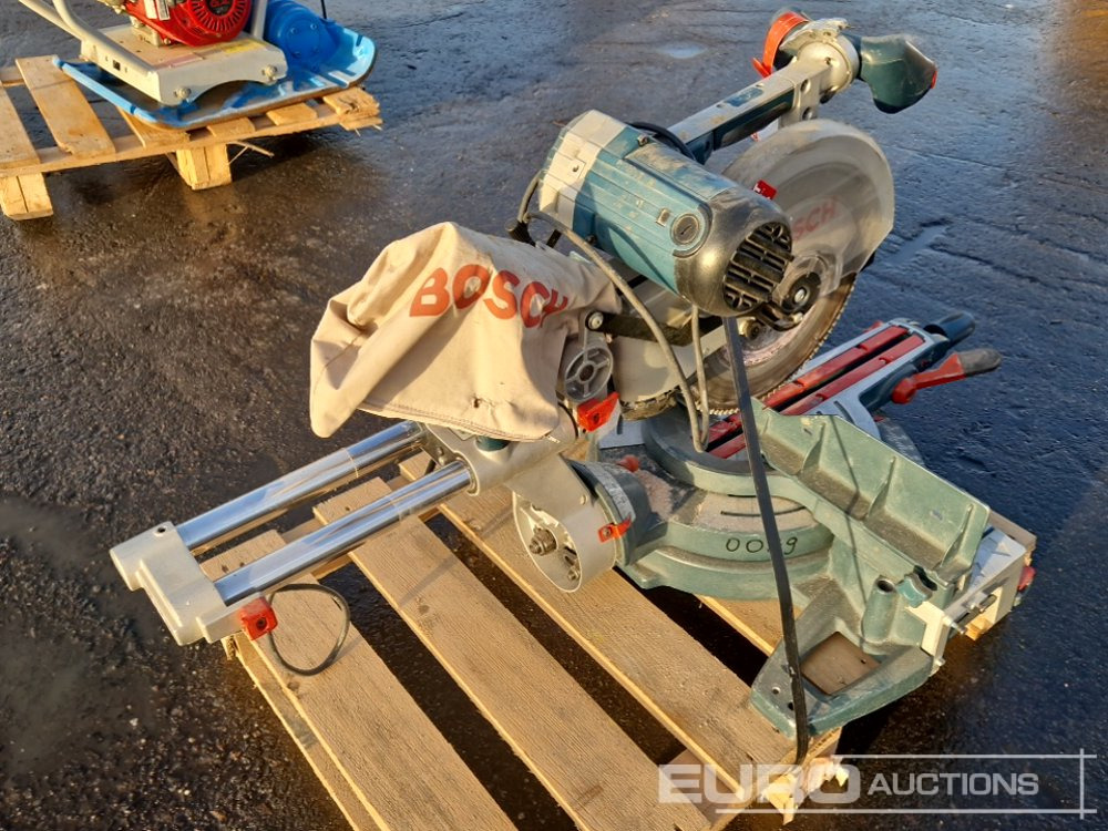 Bosch Mitre Saw - Echipamente de constructii: Foto 3 Bosch Mitre Saw - Echipamente de constructii: Foto 3