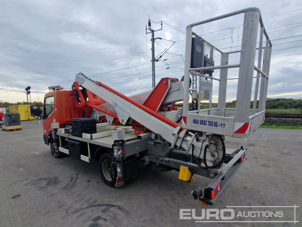 Nissan Cabstar 35.12 - Camion cu nacela: Foto 3 Nissan Cabstar 35.12 - Camion cu nacela: Foto 3