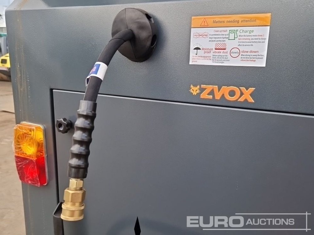 Măturătoare stradală Unused 2025 Zvox 2000G: Foto 19