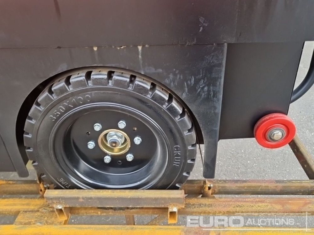 Măturătoare stradală Unused 2025 Zvox 2000G: Foto 9